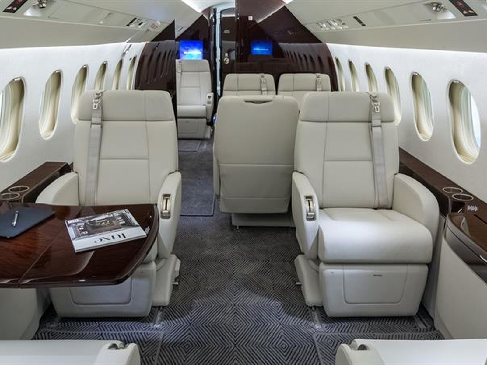 Interior of Falcon 900EX